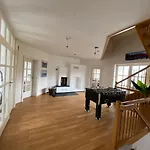 Villa Villa Vahl Luxe groepsvilla voor 16 personen met tuin, BBQ, open haard, perfect voor families&retreats *