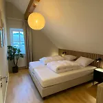 Villa Vahl Luxe groepsvilla voor 16 personen met tuin, BBQ, open haard, perfect voor families&retreats Villa